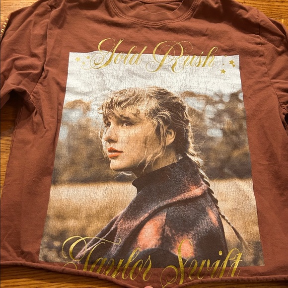 Taylor Swift long sleeved (cut off ) t-shirt Evermore Gold Rush size M - Picture 2 of 6